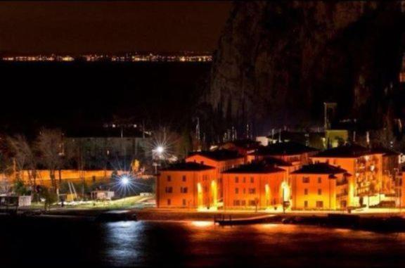 Antica Campione Rooms & Hostel Кампіоне-дель-Ґарда Екстер'єр фото